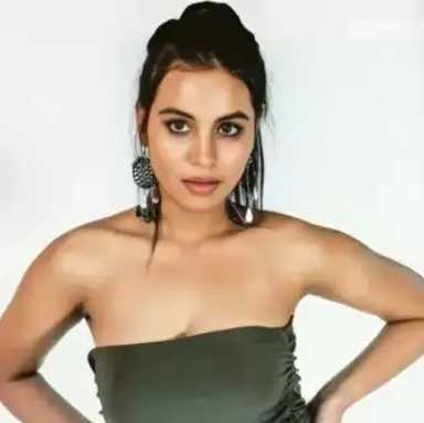 Maheen Mahi Photo